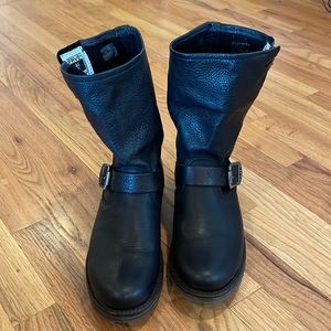 Barely wore Frye Veronica shortie boots size 7
